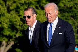 JOE BIDEN ACCORDE UNE GRACE TOTALE A SON FILS HUNTER, UN ACTE QUI SUSCITE LA CONTROVERSE